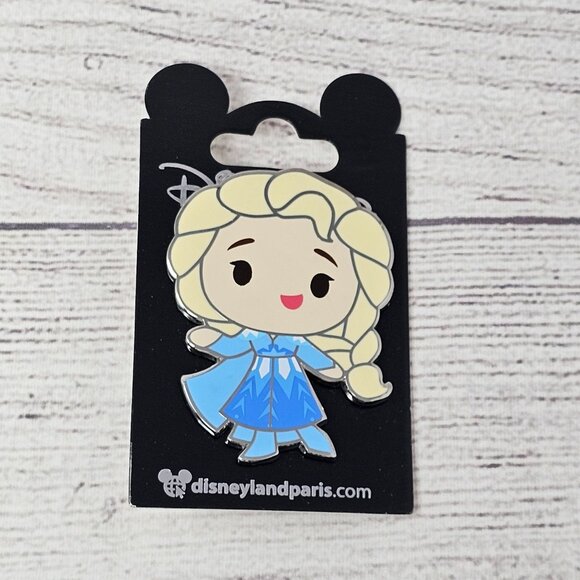 NEW! Disneyland Paris Frozen Princess Elsa Chibi Pin - Picture 1 of 2